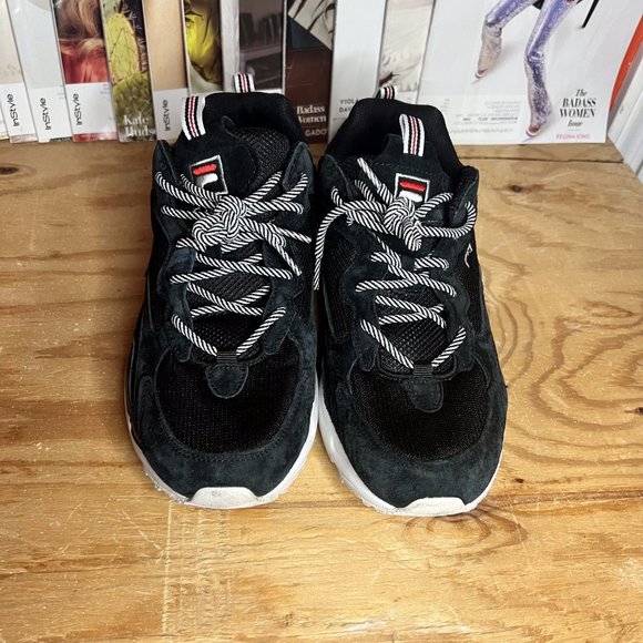 FILA Shoes - Picture 3 of 4